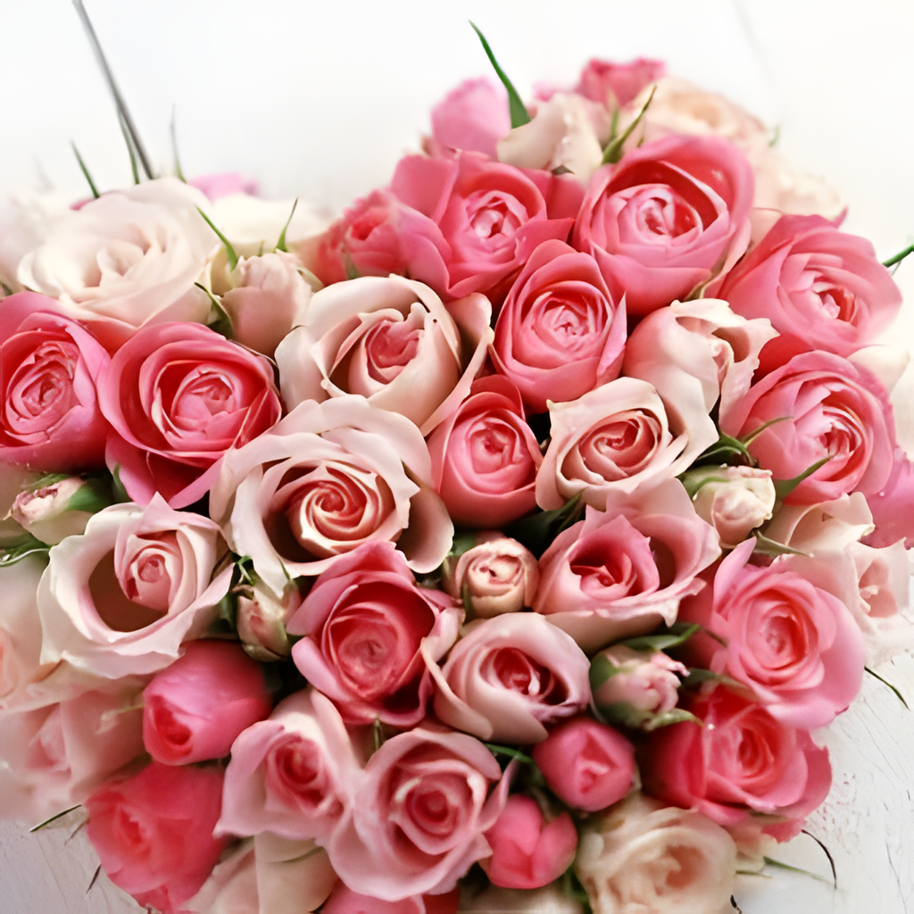 99 ROSES bouquet detail close-up